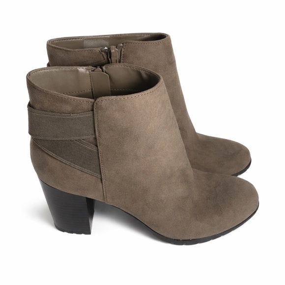 a new day Shoes - NWT A New Day Taupe Block Heel Ankle Booties Size 9.5
